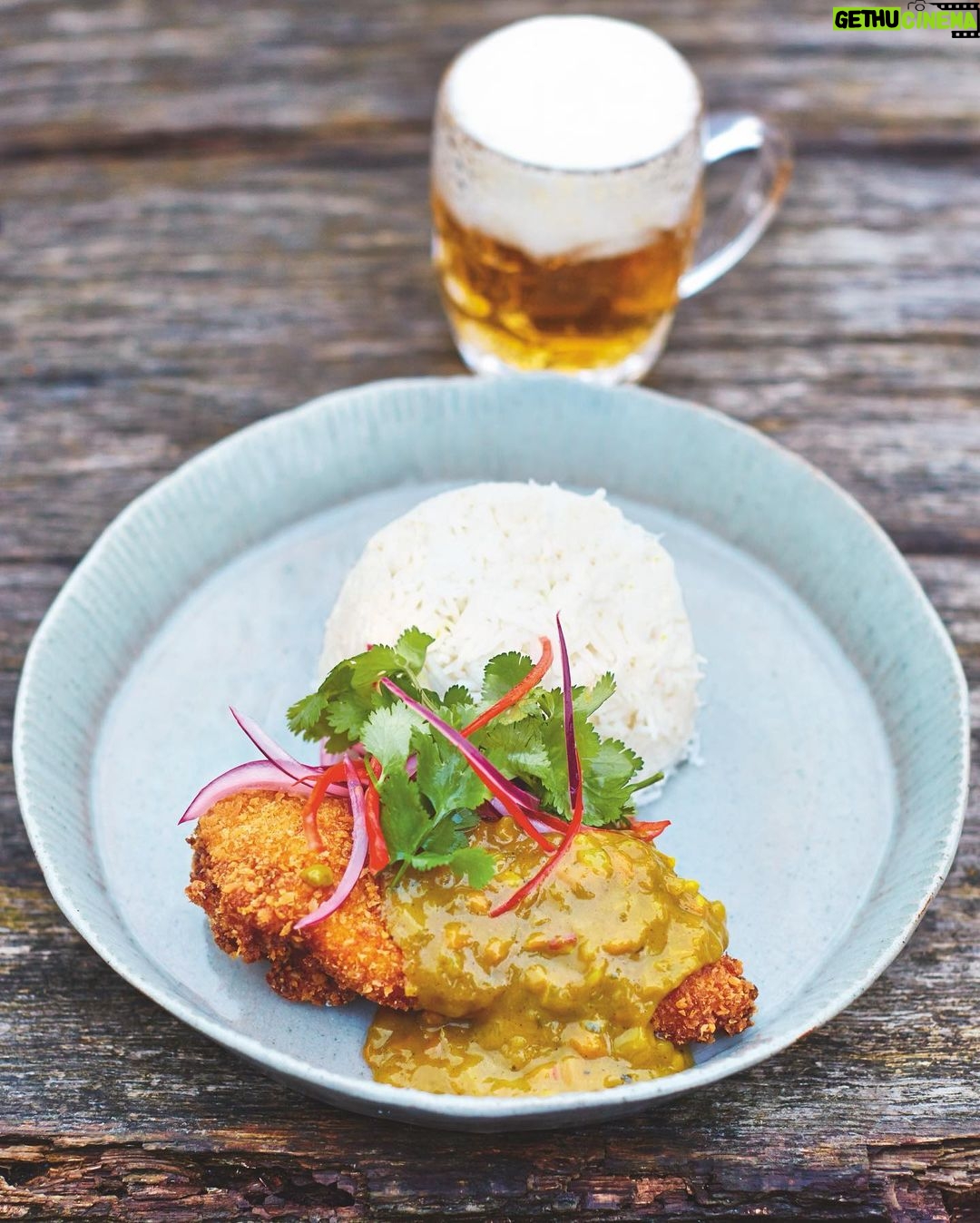 Jamie Oliver Instagram - If you’re looking for a recipe this weekend then I’ve got some delicious fakeaway ideas on my website that you’ll love! They’ll be healthier, cheaper and ready much quicker than your average takeaway gets delivered !! Hit the link in my bio for the recipes and let me know your favourite, JO x x #fakeaway #dinnerideas #weekendvibes