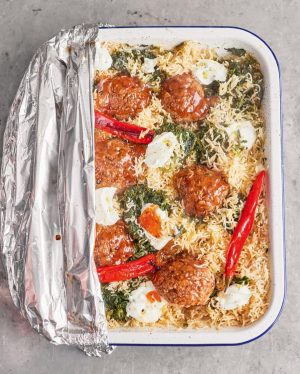 Jamie Oliver Instagram - If like me you’re a super busy parent I’ve created a brilliant 4 week budget friendly meal plan !! It’s a proper game changer this and a great way to start your 2024. It’s packed with loads of warming comforting recipes to help you save money, reduce waste and enjoy properly delicious food !! What are you waiting for hit the link in my bio to get it now x x x

#budgetfriendly #dinnerideas #recipes