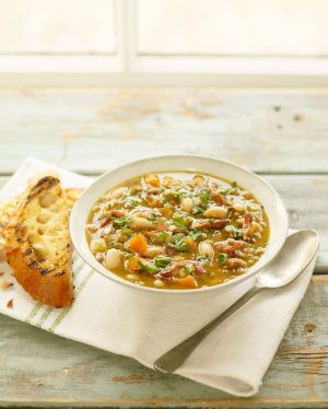 Jamie Oliver Instagram - If like me you’re a super busy parent I’ve created a brilliant 4 week budget friendly meal plan !! It’s a proper game changer this and a great way to start your 2024. It’s packed with loads of warming comforting recipes to help you save money, reduce waste and enjoy properly delicious food !! What are you waiting for hit the link in my bio to get it now x x x

#budgetfriendly #dinnerideas #recipes