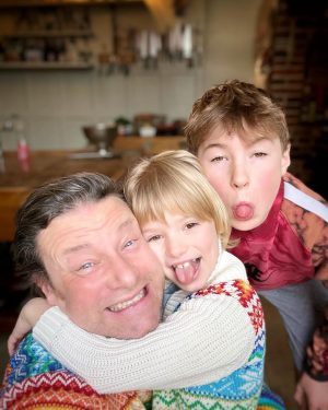 Jamie Oliver Instagram - I want to wish you all a very Merry Christmas Guys. Sending loads of love and good vibes from the Oliver family . Grateful for all of my friends and family and the turkey, that’s resting about to be carved. Big love guys, Jamie and the O gang xxxxxxxxxxxx