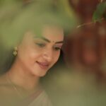 Janani Ashok Kumar Instagram - அவன் போகும் பாதை நிழல் போல செல்லும் ✨💫🫠 - 📸: @viki_pixer Chennai, India