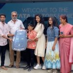 Janani Ashok Kumar Instagram - I’m finally Smiling For Me Again ☺️ My 20 year old self wouldn’t have believed this would happen some day..! Now I tell myself, “DARE TO LIVE THE LIFE YOU HAVE DREAMED FOR YOURSELF. GO FORWARD AND MAKE YOUR DREAMS COME TRUE.” What more can I ask for than this beautiful family & friends who celebrate every phase of my life. Thank you universe for everything 🙃✨💫 🧿 🙏🏼🫶🏼 #newcar #tataharrier #newyear #newhorizons #sameoldme #thankyouuniverse Coimbatore, Tamil Nadu