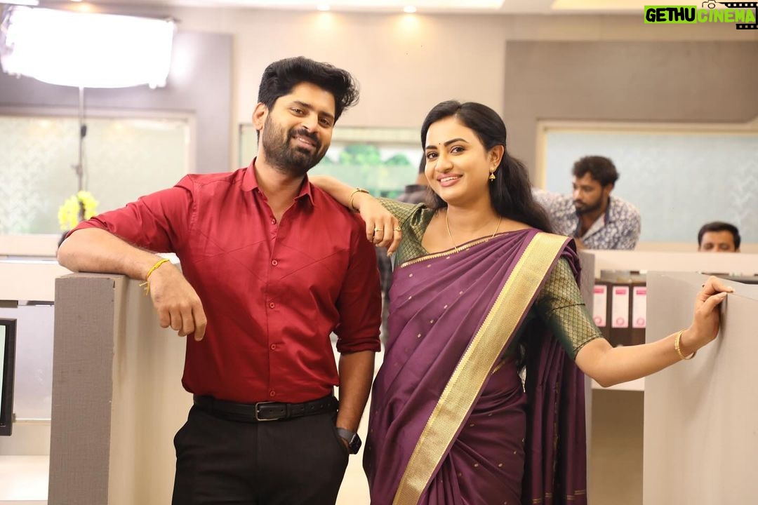 Janani Ashok Kumar Instagram - Bharathi ok solliruvaangala Aadhi ku? ♥️✨💫 என்றும் உங்கள் இதயங்களில் எங்கள் இதயம் ♥️ @zeetamizh Chennai, India