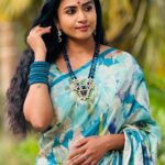 Janani Ashok Kumar Instagram - எதிரினில் நான் எரிகிற நான்… உதிர்ந்திடும் மழைச்சரம் நீயே… ஒருமுறை அல்ல முதல்முறை அல்ல… தினம்தினம் என்னை சூழும் தீ… - 📸: @visnu.sarwin Accessories: @methurna_collections Coimbatore, Tamil Nadu