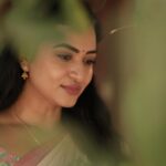 Janani Ashok Kumar Instagram - அவன் போகும் பாதை நிழல் போல செல்லும் ✨💫🫠 - 📸: @viki_pixer Chennai, India