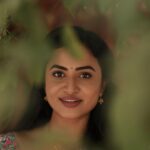 Janani Ashok Kumar Instagram - அவன் போகும் பாதை நிழல் போல செல்லும் ✨💫🫠 - 📸: @viki_pixer Chennai, India