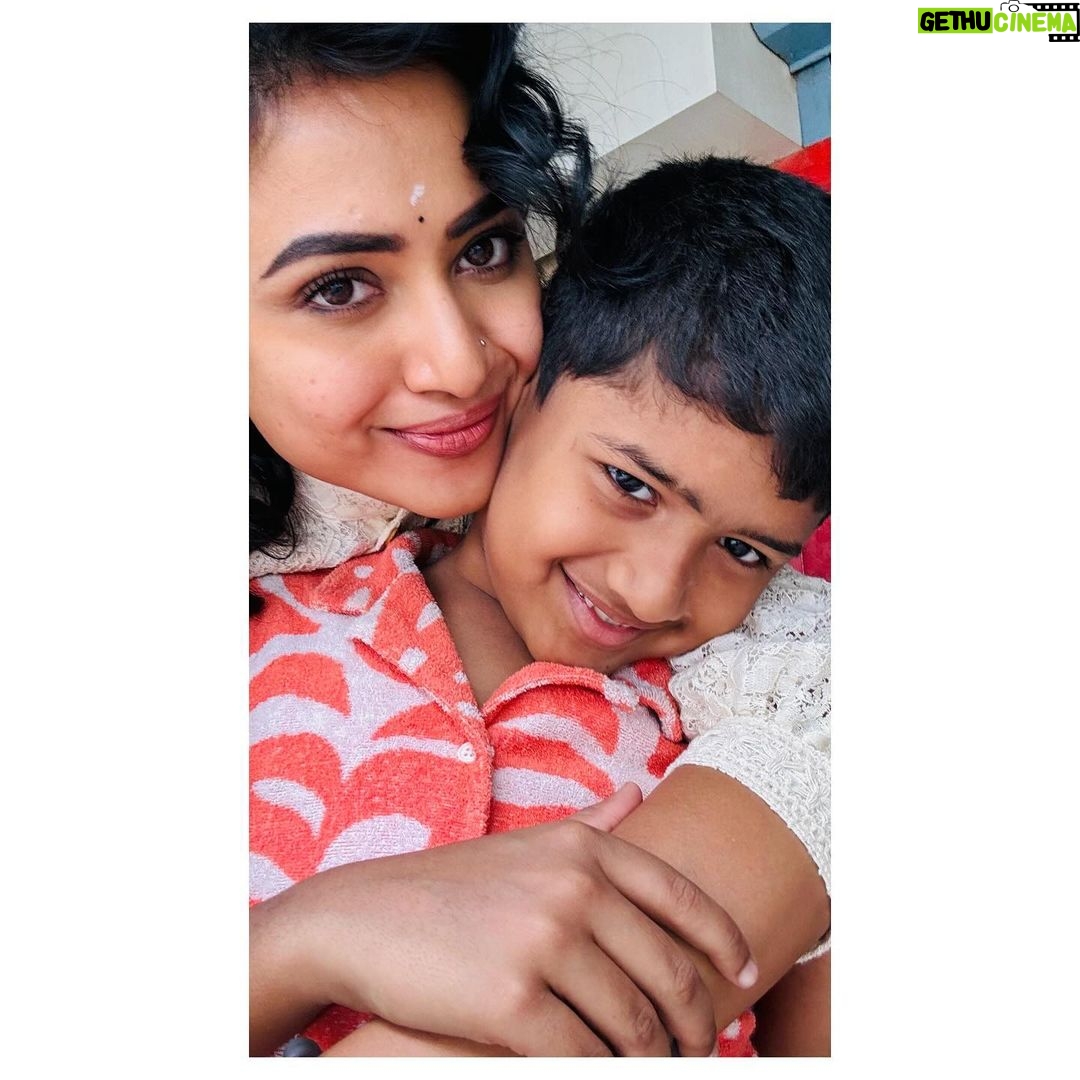 Janani Ashok Kumar Instagram - Loving & Living this life 🥹🫶🏼🧿 January 2024 = Grateful Heart ❤️ Especially the people in my life 🫠🫶🏼✨💫🙏🏼 Coimbatore, Tamil Nadu