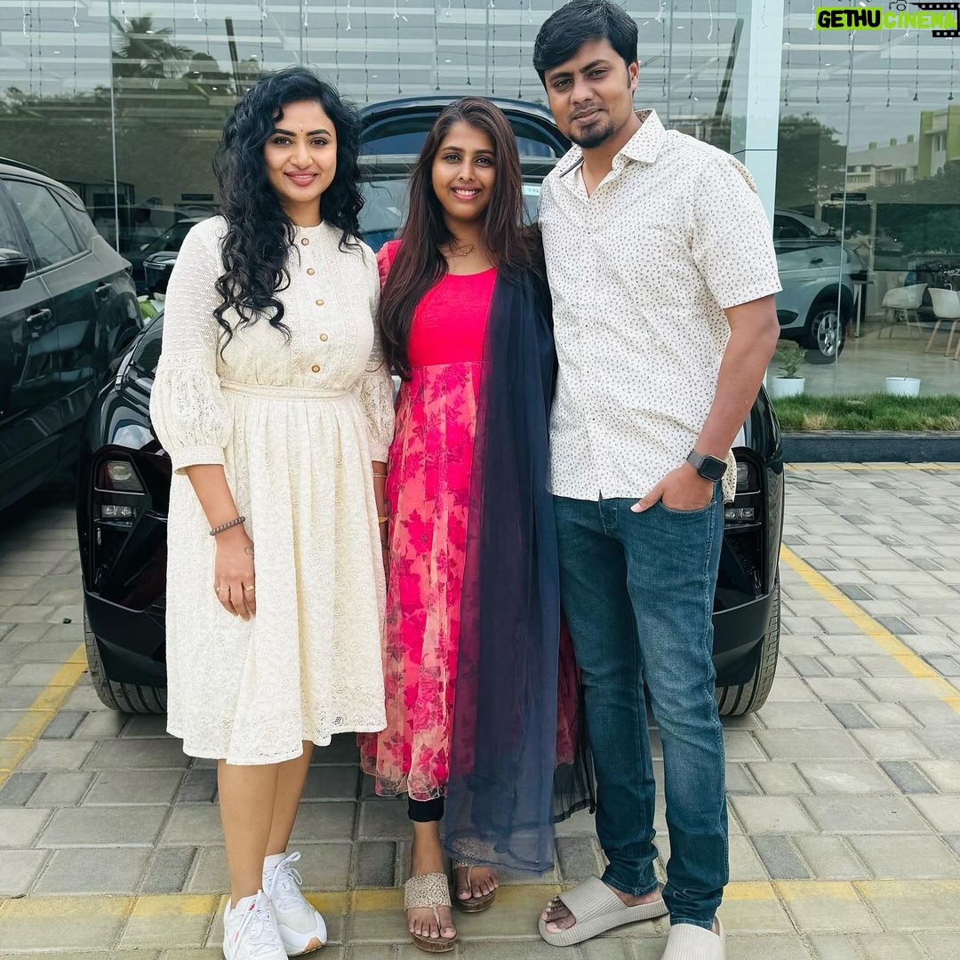 Janani Ashok Kumar Instagram - Loving & Living this life 🥹🫶🏼🧿 January 2024 = Grateful Heart ❤️ Especially the people in my life 🫠🫶🏼✨💫🙏🏼 Coimbatore, Tamil Nadu