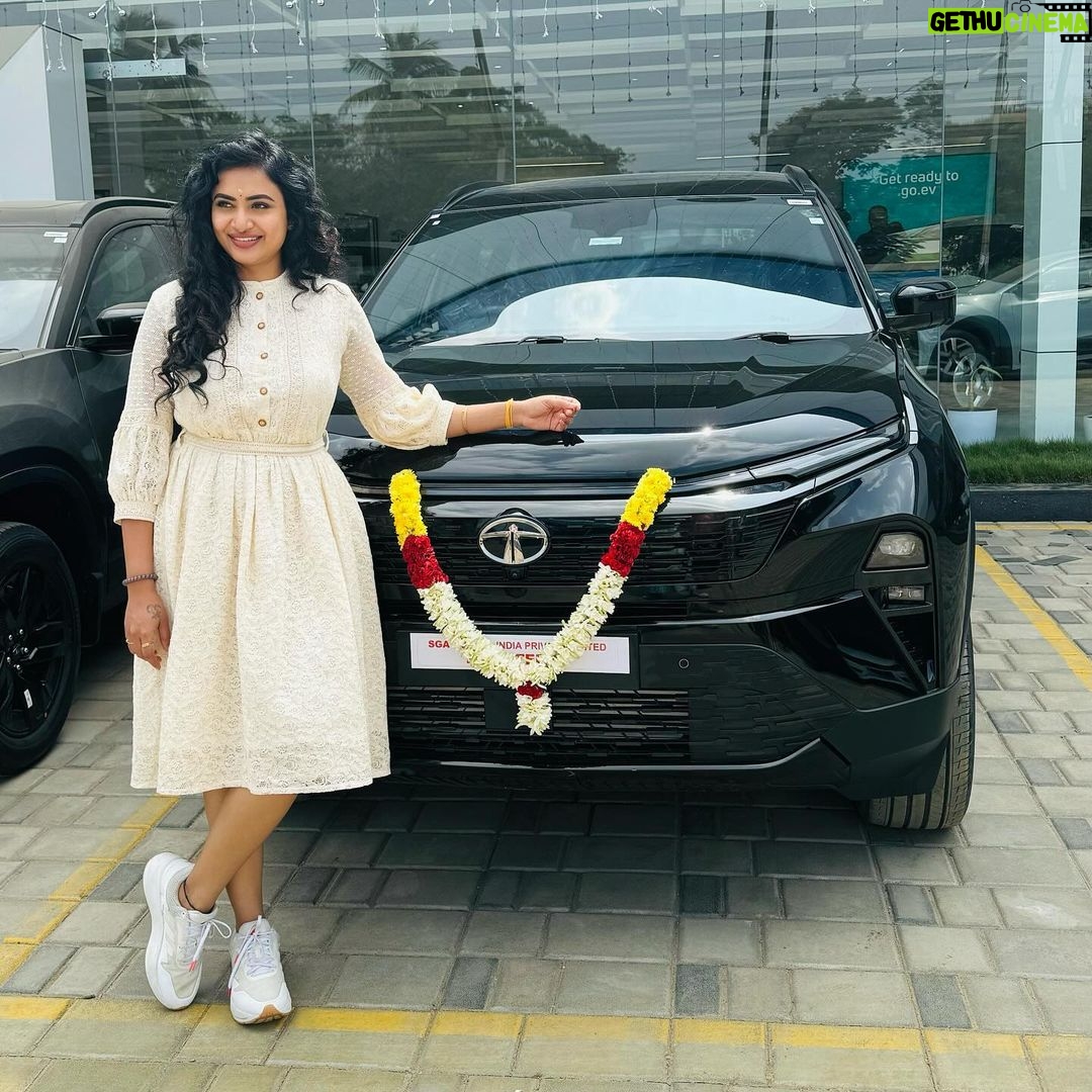 Janani Ashok Kumar Instagram - Loving & Living this life 🥹🫶🏼🧿 January 2024 = Grateful Heart ❤️ Especially the people in my life 🫠🫶🏼✨💫🙏🏼 Coimbatore, Tamil Nadu