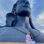 Janani Iyer Instagram – Rise and shine! Today is a brand new day, full of endless possibilities. Make the most of it! 
@isha.foundation  @sadhguru @adiyogi.official