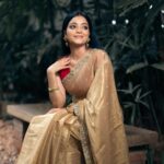 Janani Iyer Instagram – Happy Deepavali to you and your family! May this year’s Deepavali be the most sparkling and unforgettable one for you. ✨🪔
Make up- @salomirdiamond 
Hair- @yuvarsmakeupartist 
Photographer- @parvathamsuhasphotography 
Saree – @varvidesigns 
Jewellery- @sagunthalajeweller 
Location- @lafayette.in