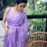 Janani Iyer Instagram - Happy Diwali! ✨🪔 Make up- @salomirdiamond Hair- @yuvarsmakeupartist Photographer- @parvathamsuhasphotography Location- @lafayette.in