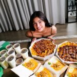 Jane De Leon Instagram - TIPID HACK: Sulitin ang Ihaw Fest ng Mang Inasal this October! 🥳🎉 Nagpa-deliver ako today using the Mang Inasal delivery website ng Family Fiesta Bundle with all my Ihaw-Sarap favorites -- the Best-Tasting Chicken Inasal, juiciest Pork BBQ, and tender-grilled Liempo -- on top of Java Rice, plus drinks! And the best part this Ihaw Fest -- may dalawang FREE Palabok Solos ang order ko!!!🤩 Kaya kung ako sa inyo, take advantage of #IhawFestWithMangInasal and avail of the Family Fiesta Bundle now for dine-in, takeout, and #MangInasalDELIVERY! 💚💛 #ILoveMangInasal #MangInasal #MangInasalAt20