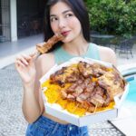 Jane De Leon Instagram - I AM READY NA for the loooong break! Kayo ba? 😍🙌💯 At dahil perfect time ito for family reunions, nagpa-deliver ako ng lahat ng favorites ko sa Mang Inasal — from Family Fiesta, Extra Creamy Halo-Halo, at ang NEW #MangInasalLumpiangTogue! Alam kong nag-crave din kayo sa food ko, so magpa-deliver na rin kayo! Thank you so much, Mang Inasal!!! #ILoveMangInasal 💚💛#IhawSARAPandUnliSAYA