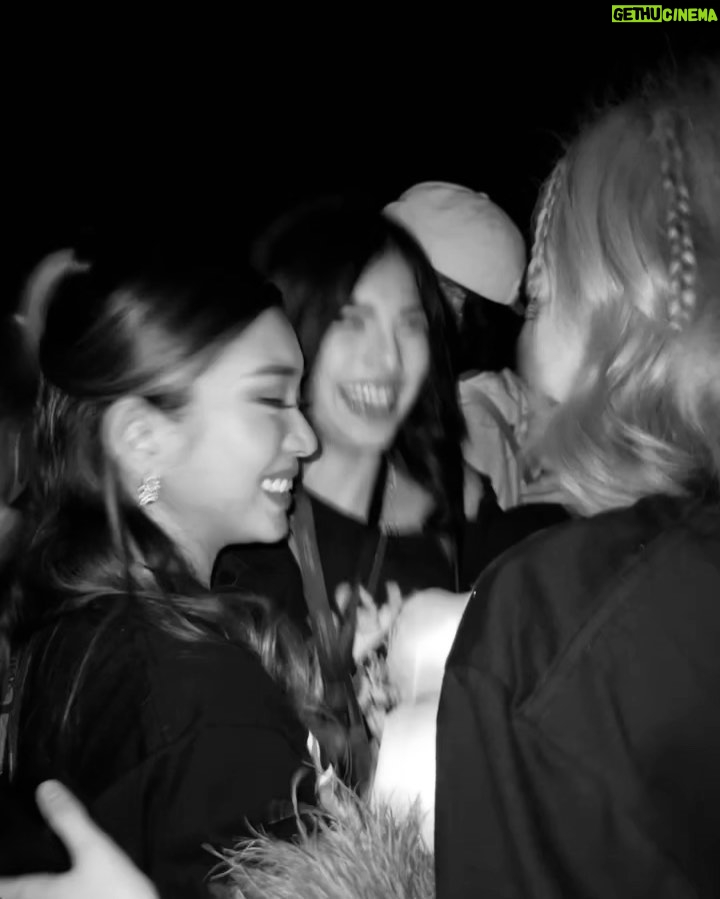 Jane De Leon Instagram - LOVEEYYY! I’m so blessed to have someone like you in my life actually not just someone but a sister. 🥹 Thank you for being there for me and everytime na may problema nandito tayo lagi para sa isat’ isa kahit minsan matigas ulo nating dalawa hahaha! Always remember na proud ako sayo. Napaka-hard working mong tao and sweet at the same time. Basta mahal kita alam mo na yun. Happy Birthday Loveyy! Love you! 💓 @ellemendoza_