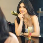 Jane De Leon Instagram - Definitely in my best era! ✨💛 Finally achieved all-day smooth hair with less frizz with Pantene Supplement Conditioner! Experience the Pantene difference for just P1! For Minimum P100 Purchase of Any Hair Care, for Cardholders of Participating Outlets in GMA Only! Terms & Conditions Apply. Promo Runs from August 1, 2023 to September 30, 2023 PER-DOH-FDA-CCHUHSRR PERMIT NO. 0661 S. 2022