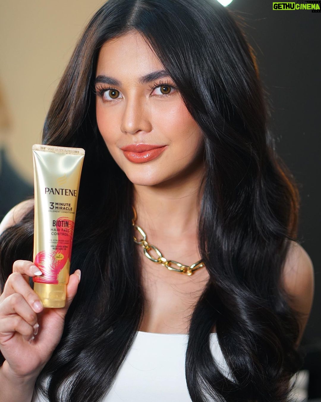 Jane De Leon Instagram - All-day smooth hair for just P1?? YES, IT’S REAL! Get Pantene 70ml Supplement Conditioner for P1 when you buy P100 worth of haircare in participating GMA outlets. Trust me guys, it’s the best piso I ever spent! My hair has never looked and felt so good! Learn more about the promo here: https://pgamaphilippines.jebbit.com/grrwpyy8?L=Full+Page