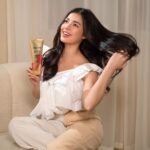 Jane De Leon Instagram – Conquer every day, one strand at a time! 💁♀️
Be unstoppable and face your fears against weak hair with #PantenePhilippines 3 Minute Miracle Biotin. ✨ @pantenephilippines