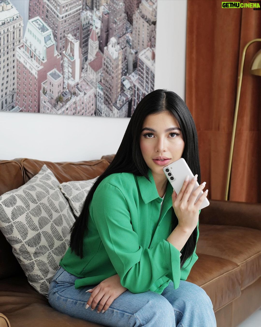 Jane De Leon Instagram - Hurry and register your Smart SIM now! 📱 Enjoy extended registration until July 25, 2023. 🗓️ Don't miss out on the exclusive PowerAll50 offer, featuring 5GB of all-access data and unlimited texts to all networks for 3 days. 💥 Register today via the GigaLife App at smart.com.ph/simreg. @livesmart
