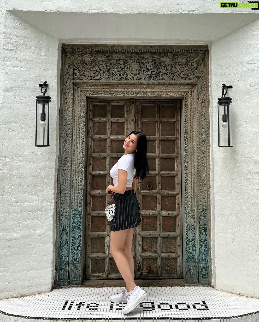 Jane De Leon Instagram - Life is good 🪷 ( s w i p e )
