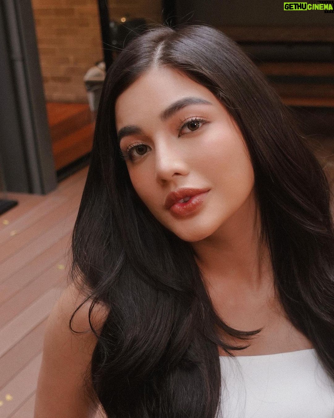 Jane De Leon Instagram - Just me saying Hiii 🌻