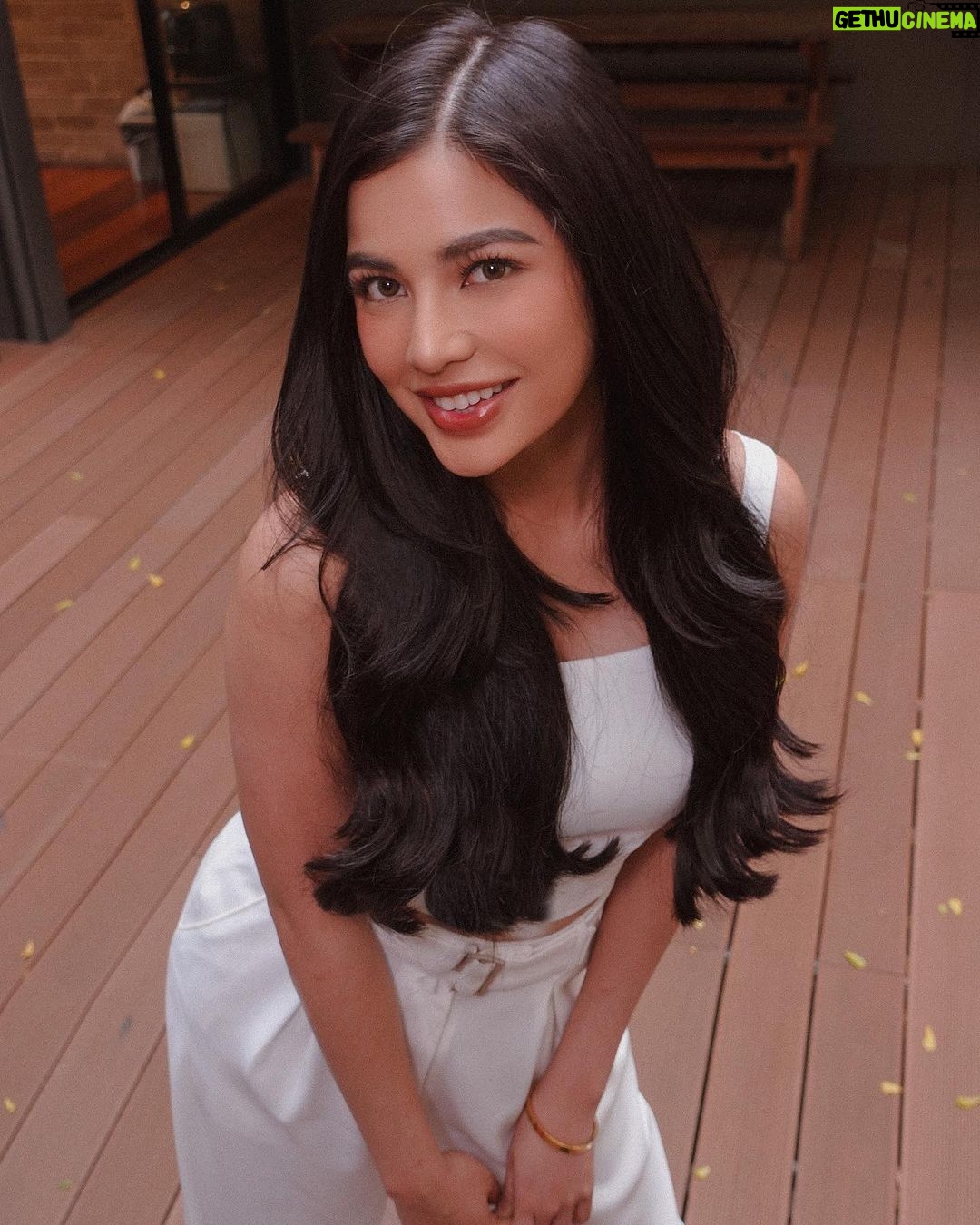 Jane De Leon Instagram - Just me saying Hiii 🌻