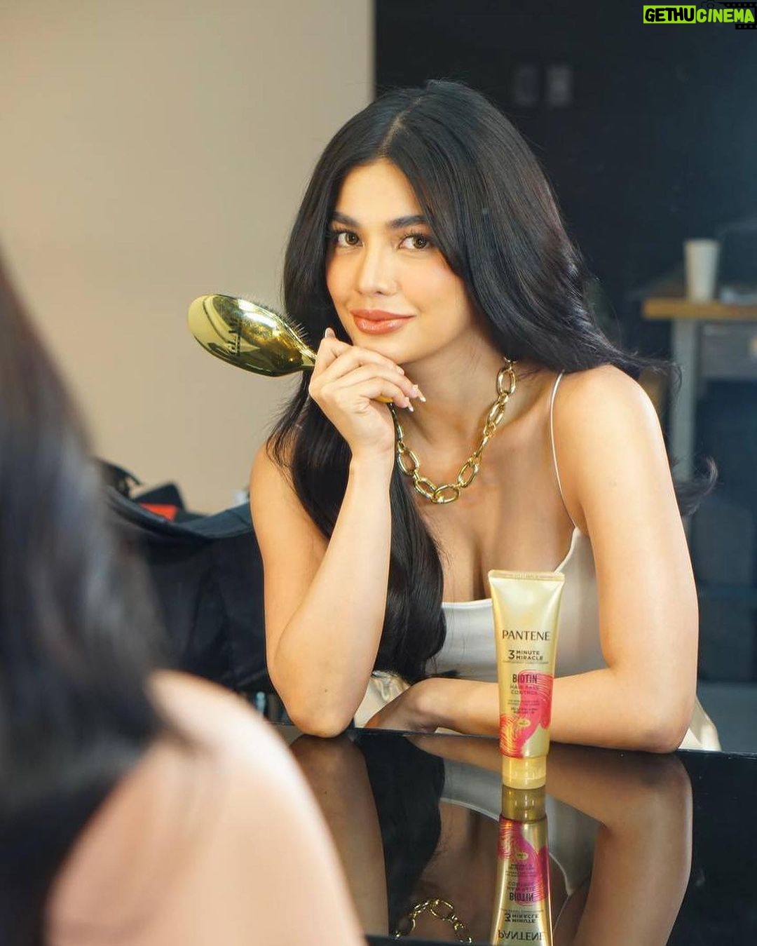 Jane De Leon Instagram - Definitely in my best era! ✨💛 Finally achieved all-day smooth hair with less frizz with Pantene Supplement Conditioner! Experience the Pantene difference for just P1! For Minimum P100 Purchase of Any Hair Care, for Cardholders of Participating Outlets in GMA Only! Terms & Conditions Apply. Promo Runs from August 1, 2023 to September 30, 2023 PER-DOH-FDA-CCHUHSRR PERMIT NO. 0661 S. 2022