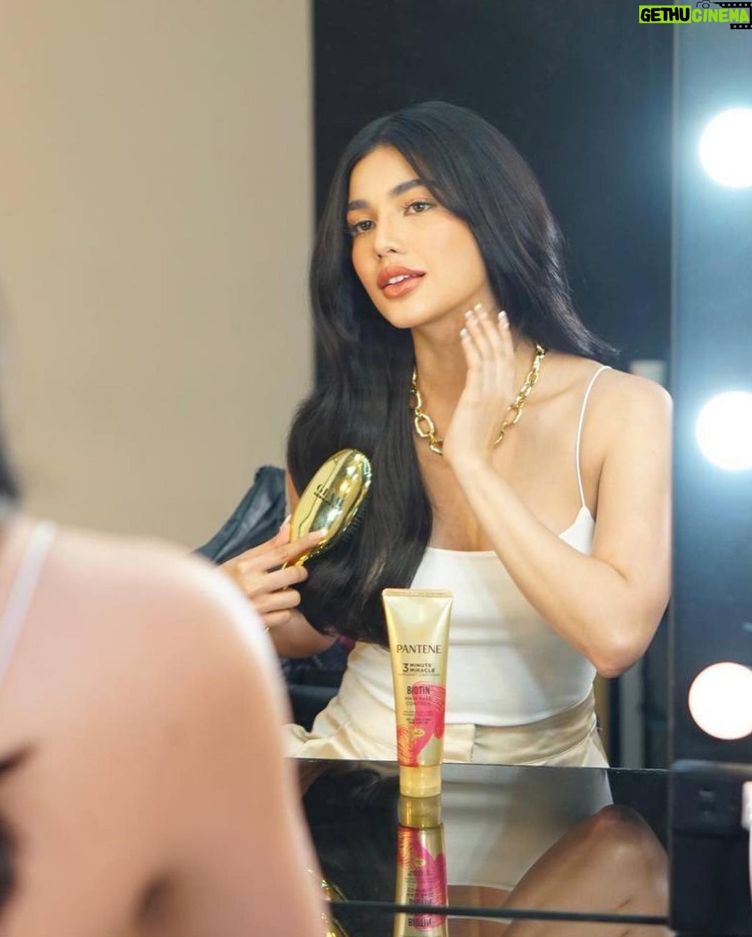 Jane De Leon Instagram - Definitely in my best era! ✨💛 Finally achieved all-day smooth hair with less frizz with Pantene Supplement Conditioner! Experience the Pantene difference for just P1! For Minimum P100 Purchase of Any Hair Care, for Cardholders of Participating Outlets in GMA Only! Terms & Conditions Apply. Promo Runs from August 1, 2023 to September 30, 2023 PER-DOH-FDA-CCHUHSRR PERMIT NO. 0661 S. 2022