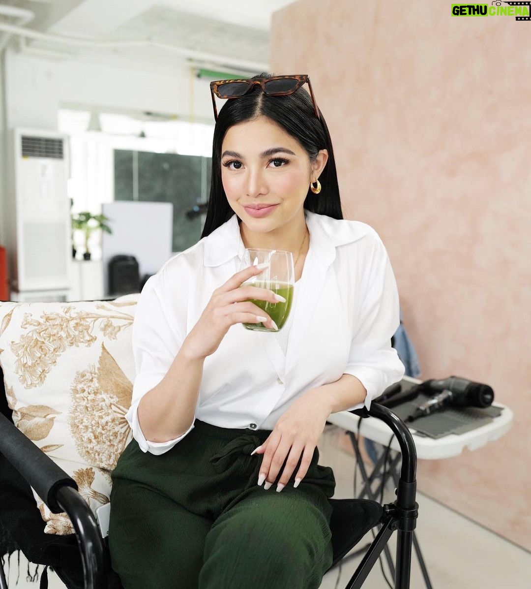 Jane De Leon Instagram - A healthy boost, anyone? In the middle of a fully loaded day, here's a reminder to take a moment for self-care. Drink your Sante Barley with me! @santeofficialph