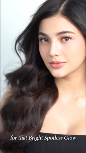 Jane De Leon Instagram - What’s my secret for that bright and spotless glow? No matter how busy my day gets, #PONDSSerumDuo surely got my back. 

Join me in this quick “A Day in my Life” tour and discover how @pondsph Triple Glow Serum and Pond’s Serum Day Cream give my skin the perfect brightness, smoothness, and hydration because of Gluta Boost C, Niacinamide, and Hyaluronic Acid Serum!

Take your busy day confidently, knowing you look bright and hydrated all day! ✨ Start your day now with POND’S! @pondsph
