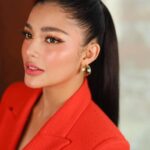 Jane De Leon Instagram - Grateful for where I’m at, excited about where I’m going. ❤️ #DarnaMediacon Make up: @rbchanco Hair: @iamantoniopapa Stylist: @cathsobrevega