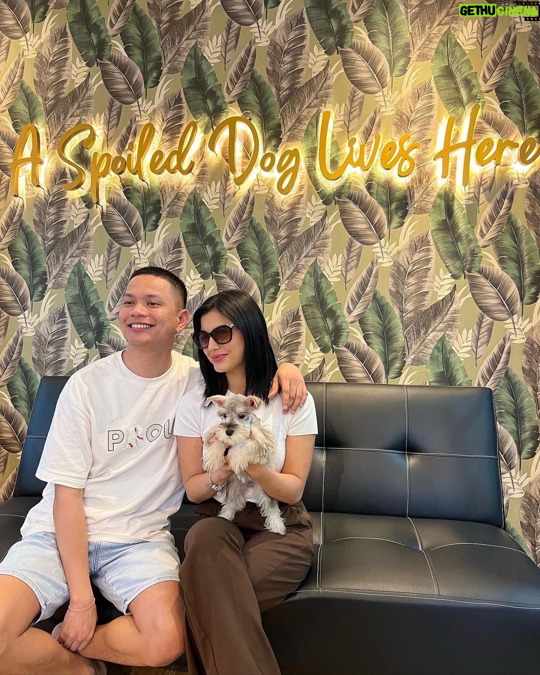 Jane De Leon Instagram - Meet Ollie & Chesca! 🤍 Our days have suddenly become brighter! Thank you @jcdogrepublic for the trust and assistance. Will be back soon! ☺️ #Latepost