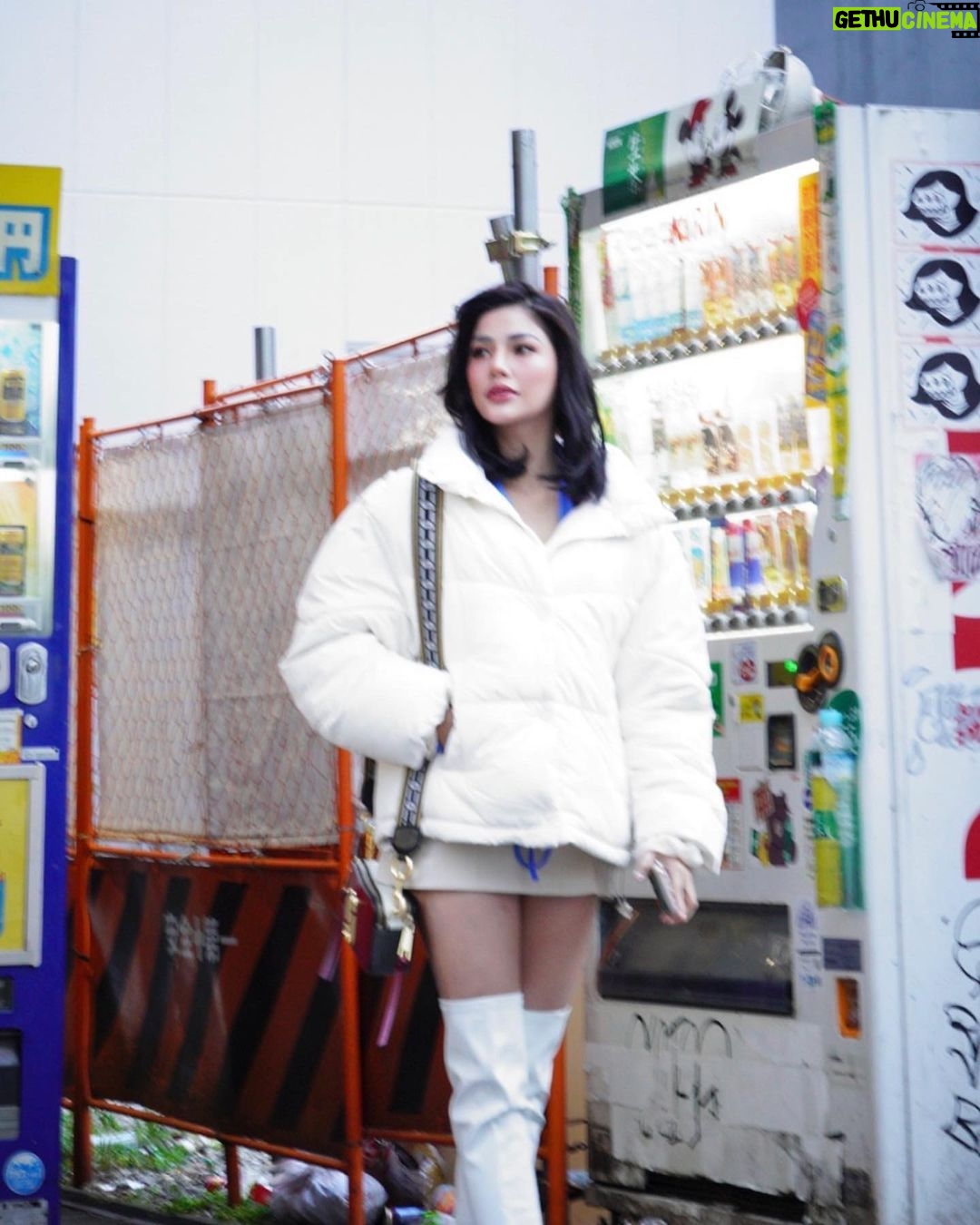 Jane De Leon Instagram - What to drink? 🇯🇵 Japan