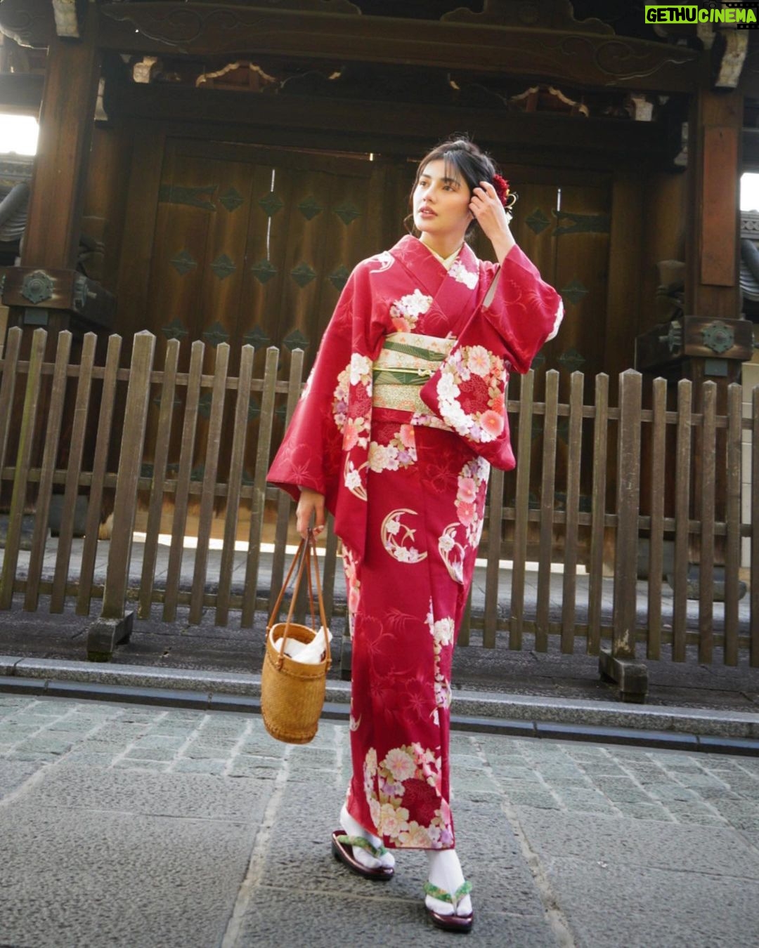 Jane De Leon Instagram - Always listen to your heart… it brings you to magical places. 🇯🇵 Kyoto, Japan