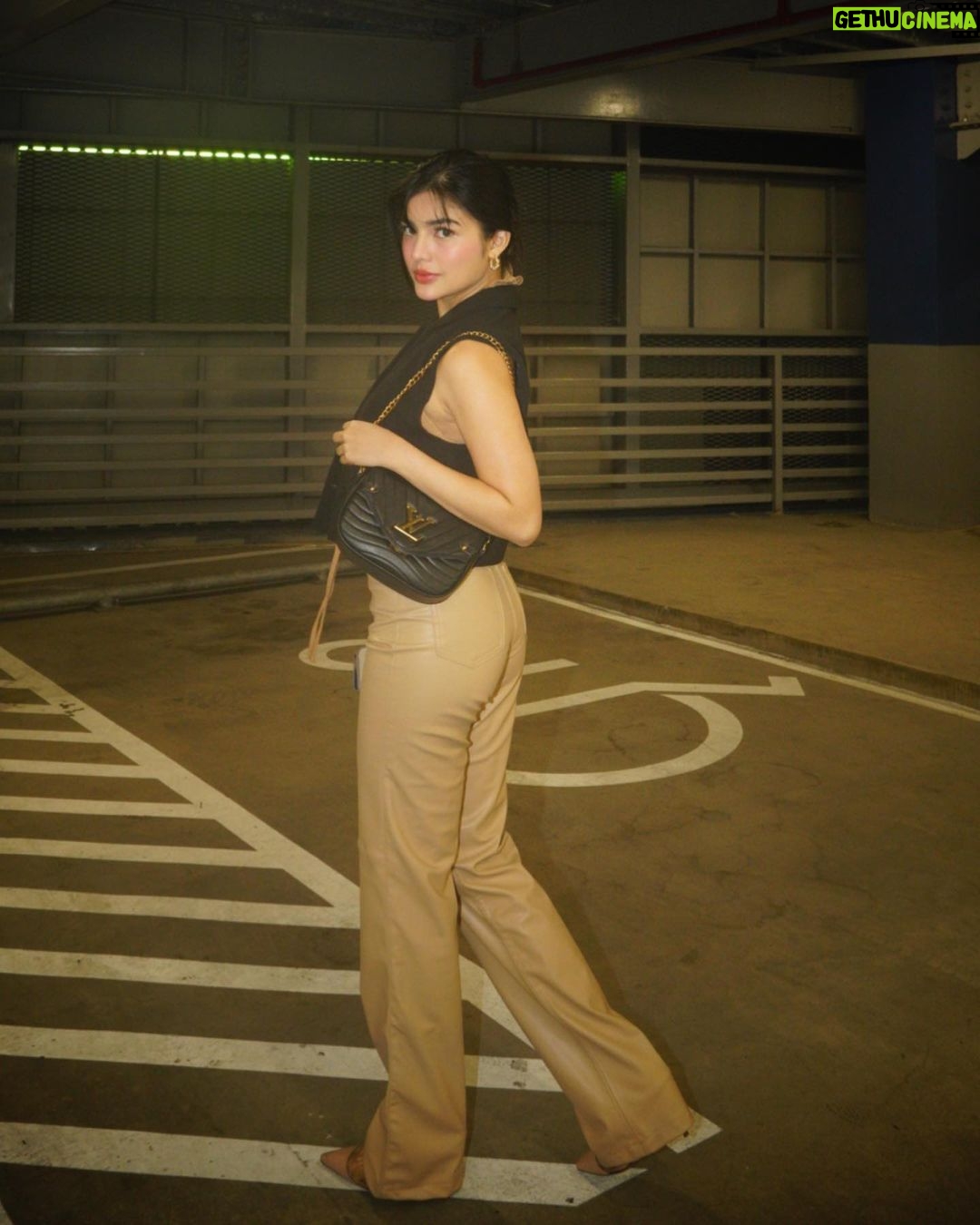 Jane De Leon Instagram - Better this way 🖤