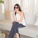 Jane De Leon Instagram - Yet another refreshing pamper-day at Belo! 🤍 (Swipe) My skin already feels and looks younger, having gone through Jalupro and Thermage FLX which reduce wrinkles by stimulating collagen growth. Self care is so important especially for busy individuals - you gotta make time to relax and refresh! Thanks Belo! @belobeauty @victoria_belo @dochayden Belo Medical Group - BGC