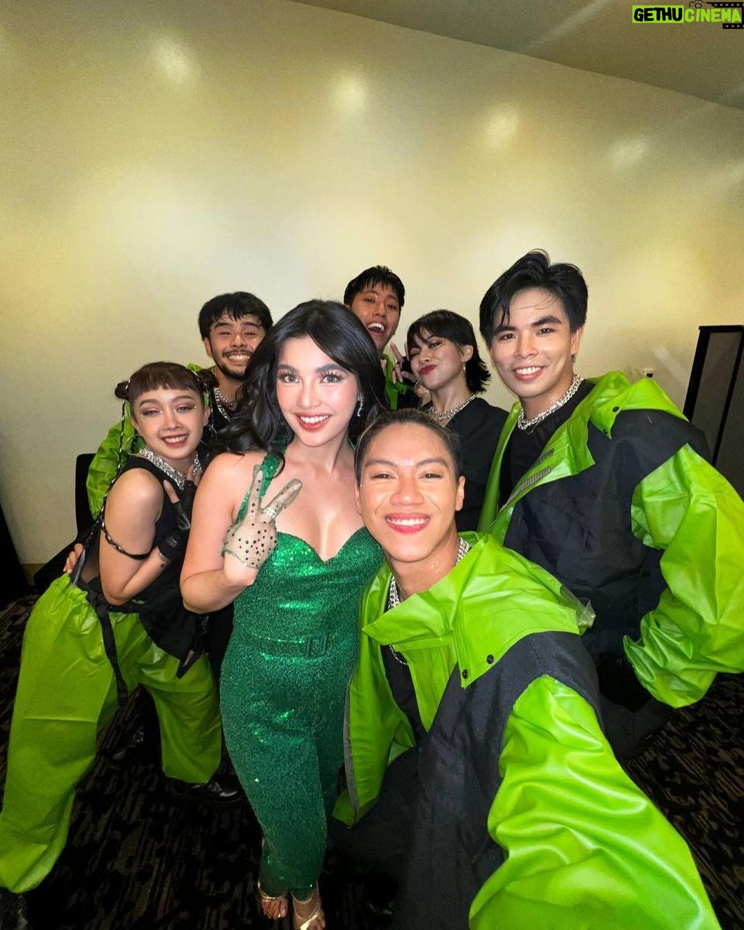 Jane De Leon Instagram - I had a blast with my @livesmart family!!! 💚