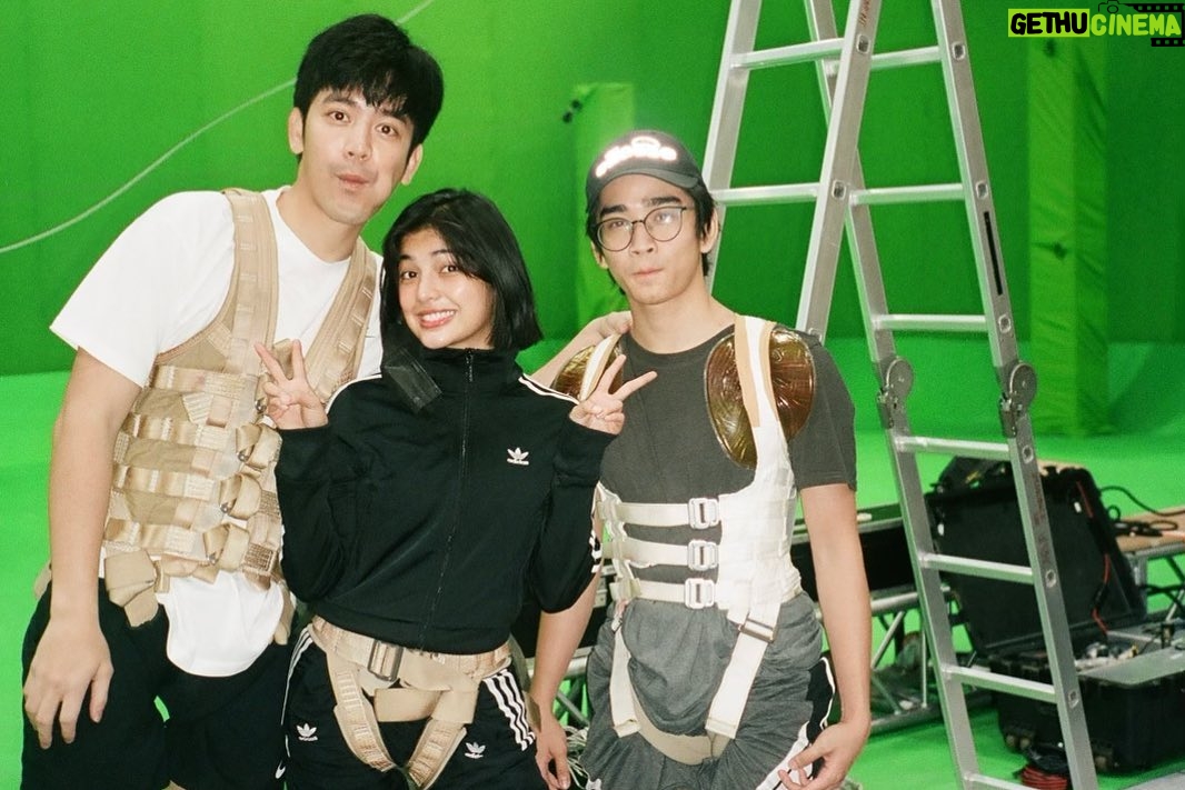 Jane De Leon Instagram - What a journey it's been! Gusto ko pong magpasalamat sa lahat ng bumubuo ng Darna. To JRB, the Directors, staff, crew, utilities and SOs, maraming salamat po sa inyong hardwork, patience at pagpupuyat. Matagumpay nating naipahatid sa ating mga manonood lalo na sa mga kabataan ang laban ni Darna. To my TEAM Family, especially my Manager Tyronne Escalante.. Salamat sa gabay at ala-ala. Thank you ABS-CBN Management & Ravelos Family for trusting in me to portray the iconic role. Ito po ang biggest break ko - it has taught me a lot and has opened new opportunities for me and my family. To my co-artists, thank you for the friendship and camaraderie. Di matatawaran ang mga fun moments and memories we made. Lastly, to my family who've been with me through my ups and downs. I'm doing this for you Mama and Kuya. The effort and sacrifices I poured in every project and opportunity is all for our family. And syempre, di ko pwedeng kalimutan ang mga fans na laging nanjan, nagmamahal at sumusuporta sa lahat ng kaganapan ko. Mahal ko kayo 😘 Hinding-hindi mawawala si Darna, nanjan sya palagi para sa inyong lahat. This is Jane de Leon, see you on the next new and exciting chapter. ❤️