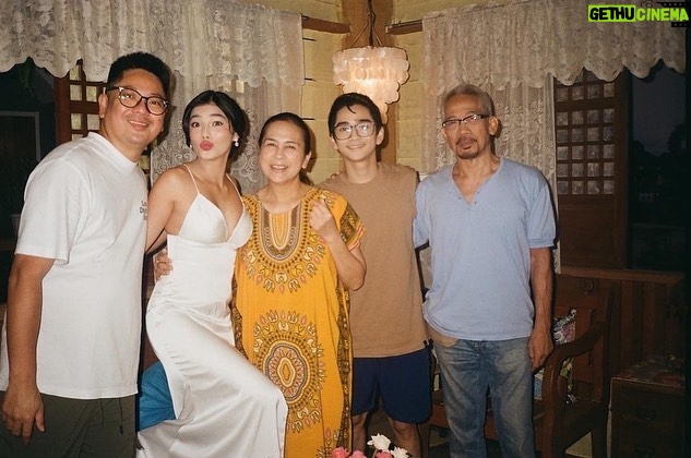 Jane De Leon Instagram - What a journey it's been! Gusto ko pong magpasalamat sa lahat ng bumubuo ng Darna. To JRB, the Directors, staff, crew, utilities and SOs, maraming salamat po sa inyong hardwork, patience at pagpupuyat. Matagumpay nating naipahatid sa ating mga manonood lalo na sa mga kabataan ang laban ni Darna. To my TEAM Family, especially my Manager Tyronne Escalante.. Salamat sa gabay at ala-ala. Thank you ABS-CBN Management & Ravelos Family for trusting in me to portray the iconic role. Ito po ang biggest break ko - it has taught me a lot and has opened new opportunities for me and my family. To my co-artists, thank you for the friendship and camaraderie. Di matatawaran ang mga fun moments and memories we made. Lastly, to my family who've been with me through my ups and downs. I'm doing this for you Mama and Kuya. The effort and sacrifices I poured in every project and opportunity is all for our family. And syempre, di ko pwedeng kalimutan ang mga fans na laging nanjan, nagmamahal at sumusuporta sa lahat ng kaganapan ko. Mahal ko kayo 😘 Hinding-hindi mawawala si Darna, nanjan sya palagi para sa inyong lahat. This is Jane de Leon, see you on the next new and exciting chapter. ❤️