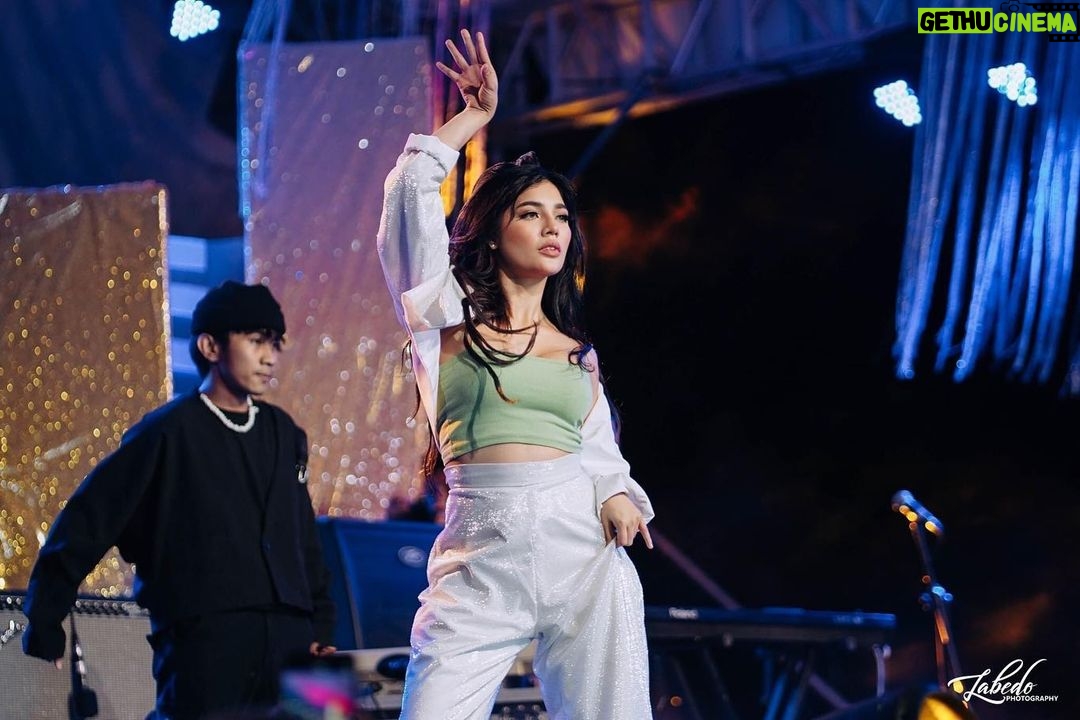 Jane De Leon Instagram - #latepost My posting may be late but I can't just let this pass. I would like to acknowledge and thank everyone specially the organizers behind the Basudani Festival and Dinagyang Festival for the warm welcome me and my team in Mindoro received during our short stay there. Likewise sa inyong mga taga Iloilo sa mainit nyo ring pagtanggap sa Darna cast and staff na bumisita at nakisaya sa inyo. THANK YOU SO MUCH!!! Bitin man but I still look forward to meeting you all again one of these days. Mahal ko kayo! Hanggang sa muli ❤️😘 #BasudaniFestival2023 #Dinagyang2023 *photo credit to the owners