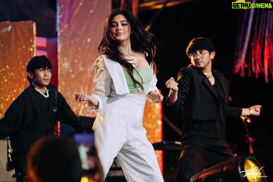 Jane De Leon Instagram - #latepost My posting may be late but I can't just let this pass. I would like to acknowledge and thank everyone specially the organizers behind the Basudani Festival and Dinagyang Festival for the warm welcome me and my team in Mindoro received during our short stay there. Likewise sa inyong mga taga Iloilo sa mainit nyo ring pagtanggap sa Darna cast and staff na bumisita at nakisaya sa inyo. THANK YOU SO MUCH!!! Bitin man but I still look forward to meeting you all again one of these days. Mahal ko kayo! Hanggang sa muli ❤️😘 #BasudaniFestival2023 #Dinagyang2023 *photo credit to the owners