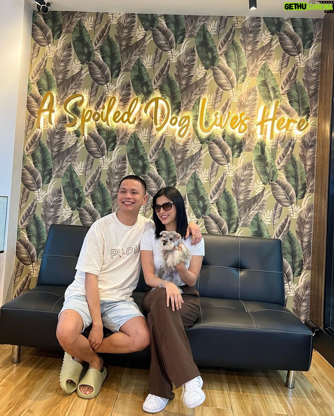 Jane De Leon Instagram - Meet Ollie & Chesca! 🤍 Our days have suddenly become brighter! Thank you @jcdogrepublic for the trust and assistance. Will be back soon! ☺️ #Latepost