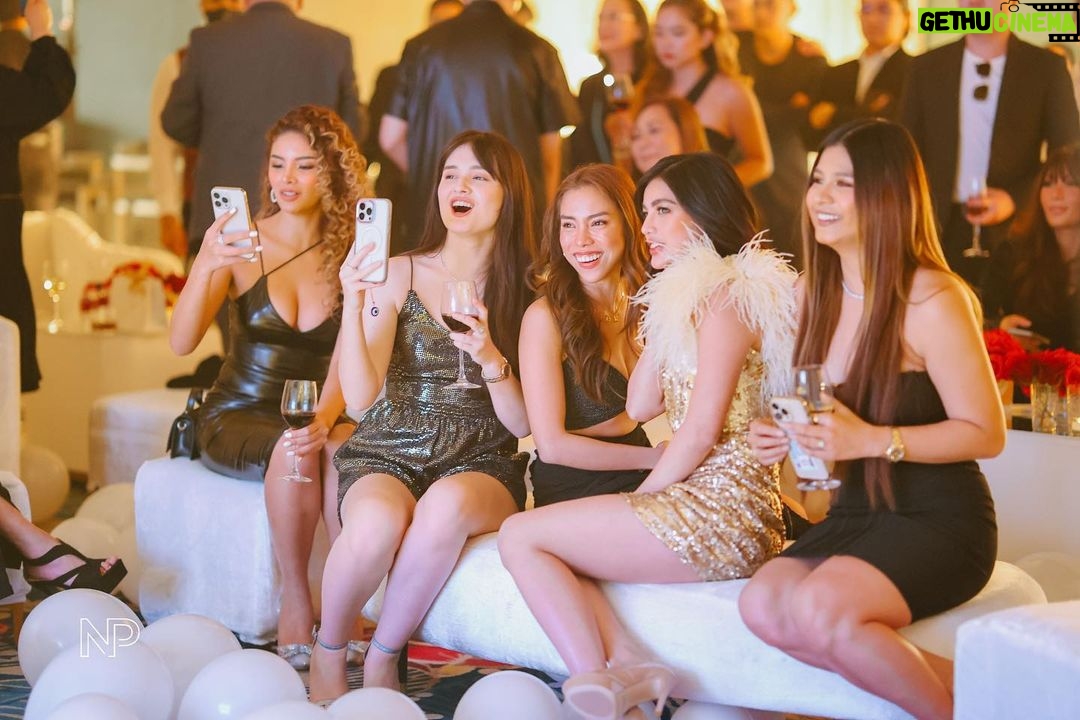 Jane De Leon Instagram - My night with family and friends was filled with fun and surprises. My heart is overwhelmed because of these beautiful souls celebrating with me. I love you guys! π€ So thankful to the many blessings God has given me. To the people who showed me their love and support all these years and made me who I am today, I love you! β¨ Looking forward to more opportunities and blessings in the years ahead ππ» Lastly, the people behind the event, despite the lack of time and busy schedules you were still able to make my special celebration a success. THANK YOU! @okadamanila @cotevents @gideonhermosa @4thwall.group @glamourizedph @lxeventspro @alwaysinmotionlive @honeyglazecakes @mkqua @ariesmanal_hair @eldzstyles @poseandprint @niceprintphoto @printdivas @kevinlapena @belobeauty @3rdavenuemusic* . @simplygiving_ @nails.and.glamour Okada Manila