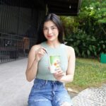 Jane De Leon Instagram - I AM READY NA for the loooong break! Kayo ba? 😍🙌💯 At dahil perfect time ito for family reunions, nagpa-deliver ako ng lahat ng favorites ko sa Mang Inasal — from Family Fiesta, Extra Creamy Halo-Halo, at ang NEW #MangInasalLumpiangTogue! Alam kong nag-crave din kayo sa food ko, so magpa-deliver na rin kayo! Thank you so much, Mang Inasal!!! #ILoveMangInasal 💚💛#IhawSARAPandUnliSAYA