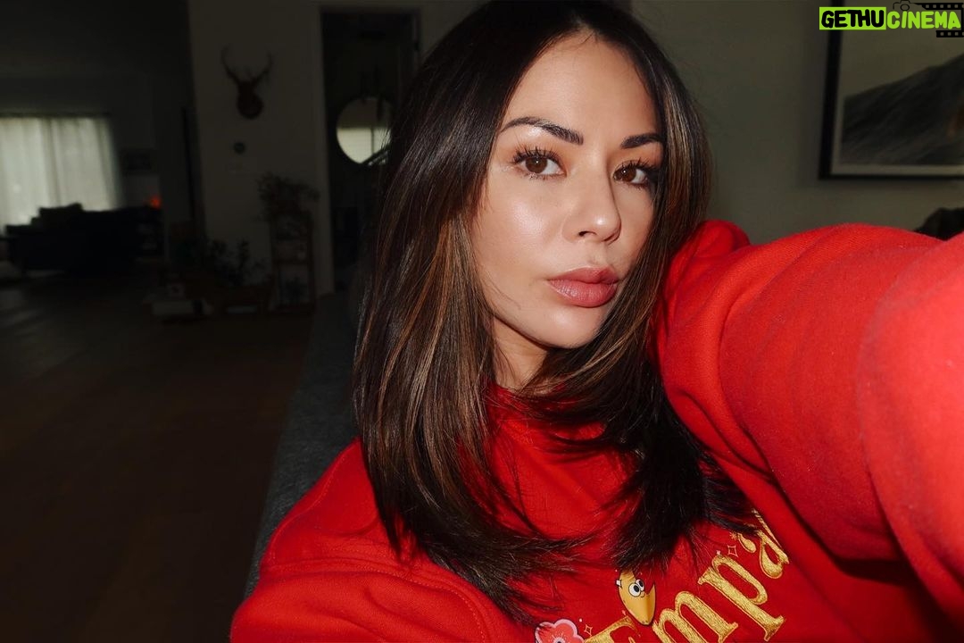 Janel Parrish Instagram - Happy Saturday 🎈
