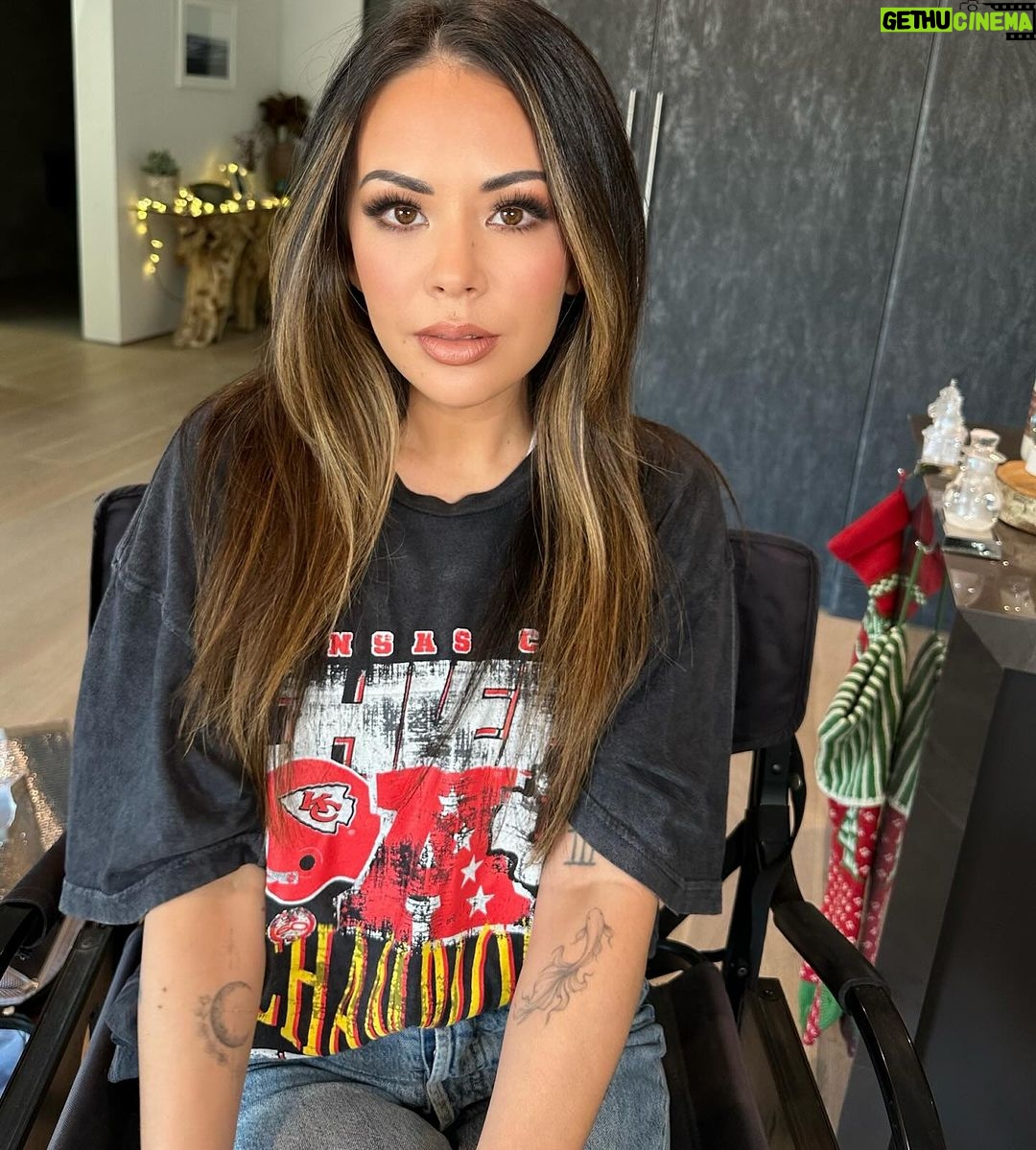Janel Parrish Instagram - Glam by @beautybynorad for something fun coming soon 💎🥰 📸