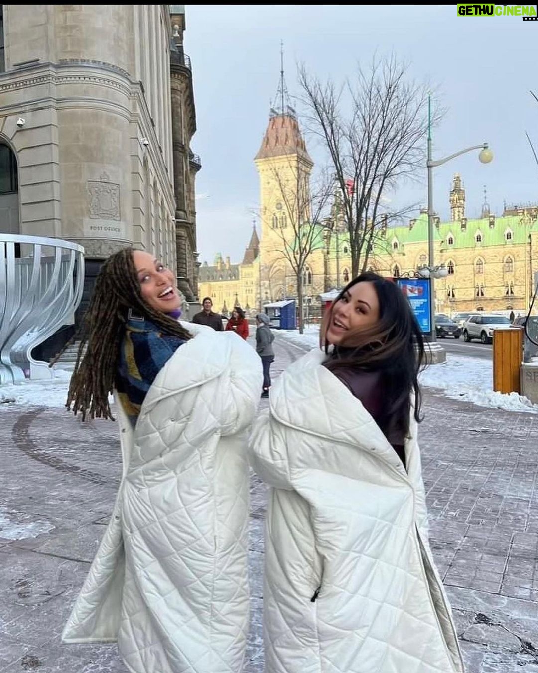 Janel Parrish Instagram - An ode to the backwards marshmallow coat and my beloved @kyana.teresa 🤍 BTS filming #familyhistorymysteries Ottawa, Ontario