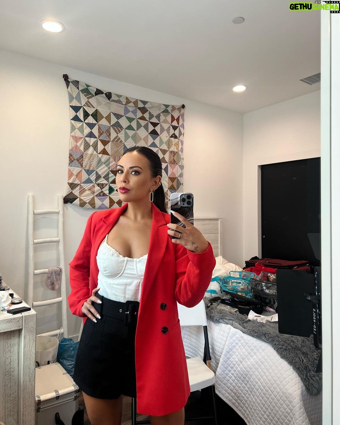 Janel Parrish Instagram - Mirror pics: a series