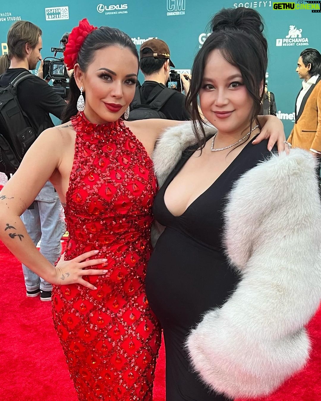 Janel Parrish Instagram - Cheers to 2023. Lots of wine, passion projects, joy, and love. Ready for you, 2024 💫