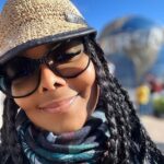 Janet Jackson Instagram - Spent a little time at Universal Studios with my baby. Praying the year ahead is brighter, happier, safer & healthier for all ♥️🙏🏽 @UniversalOrlando #UniversalOrlandoResort Universal Orlando Resort